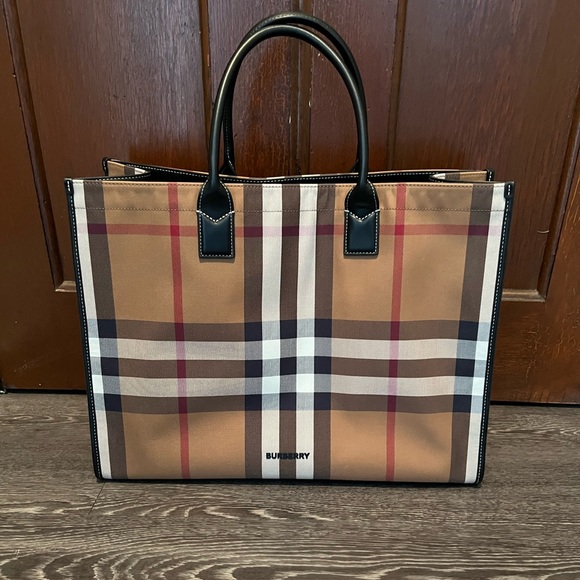 Burberry Denny Tote Bag - Picture 1 of 6